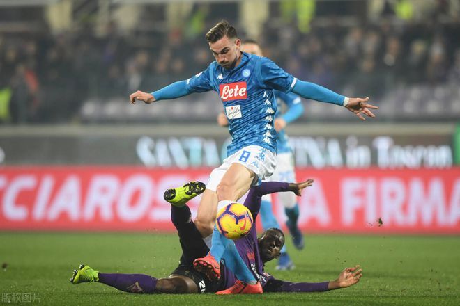 露出职业经 露出职业经